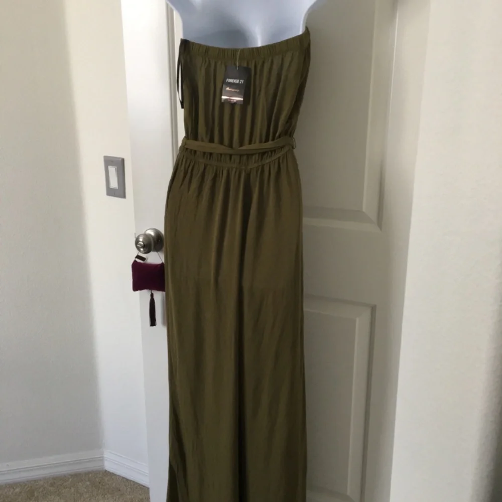 Forever 21- Tube Top Olive Green Jumpsuit NWT. Size M - Picture 2 of 7